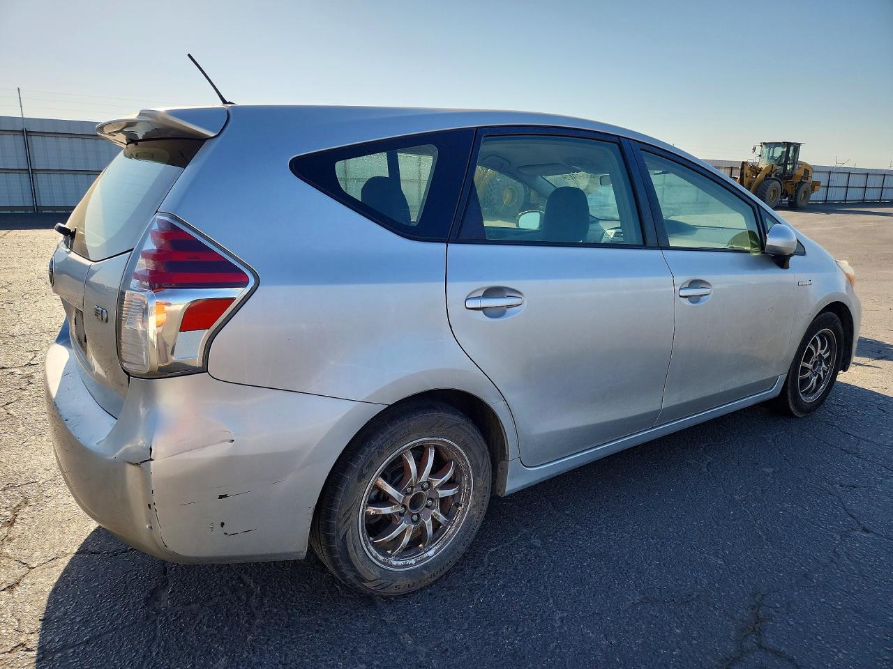 2015 TOYOTA PRIUS V TWO — снимка 3