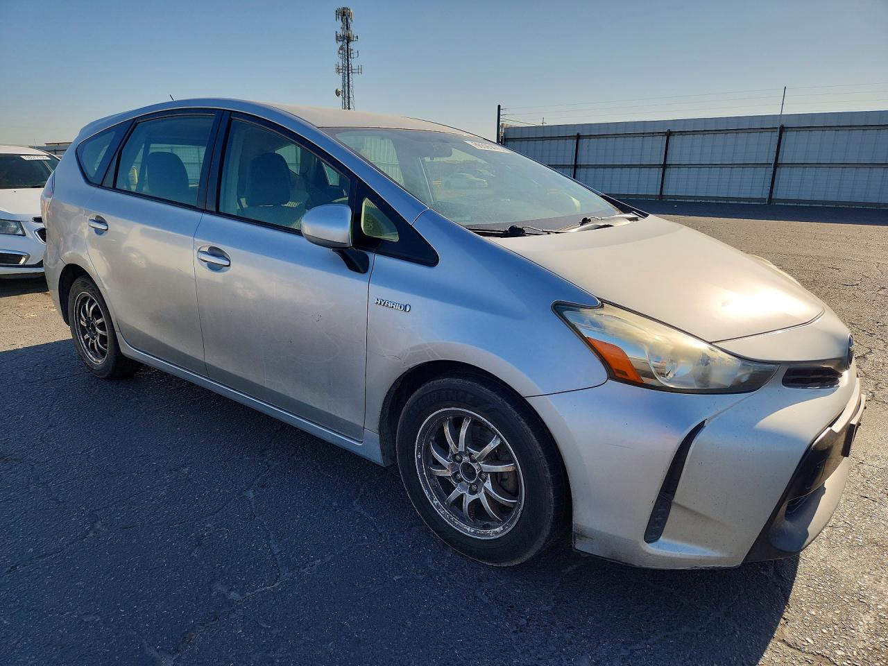 2015 TOYOTA PRIUS V TWO — снимка 4