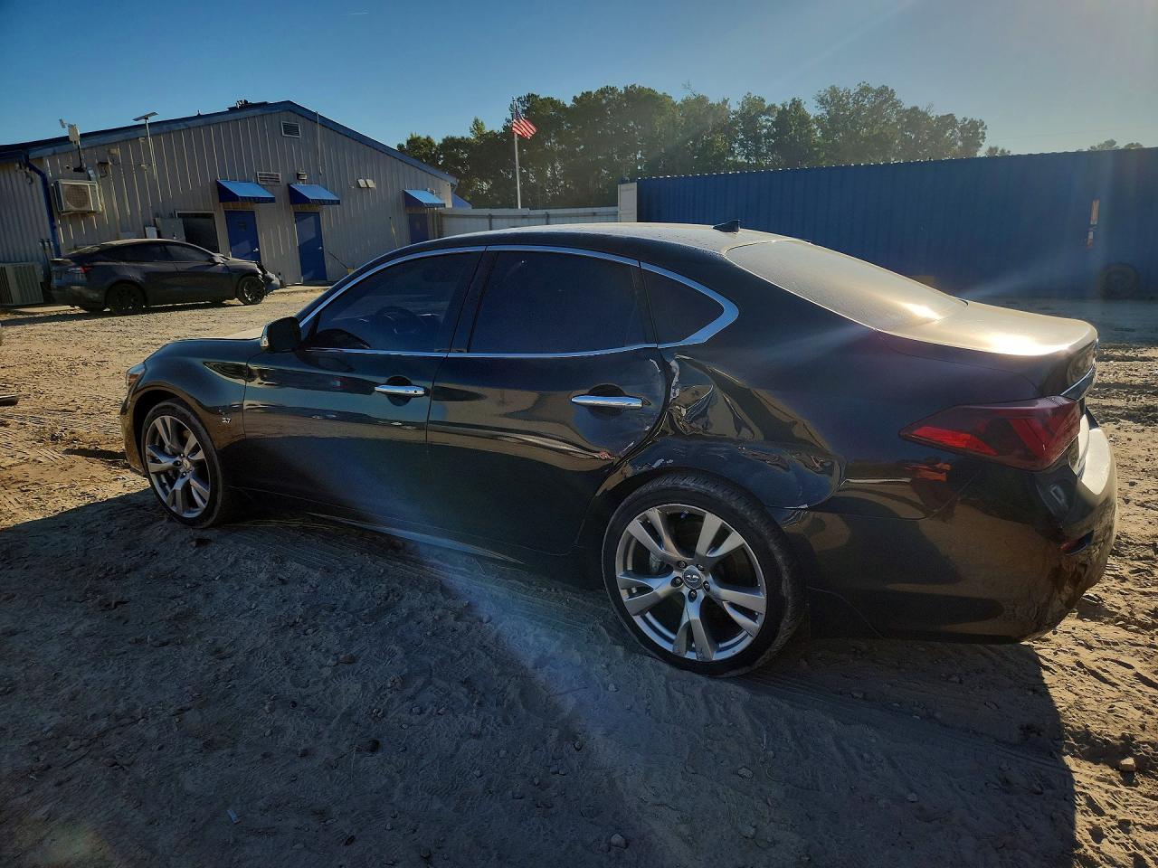 2015 INFINITI Q70 3.7 — снимка 2