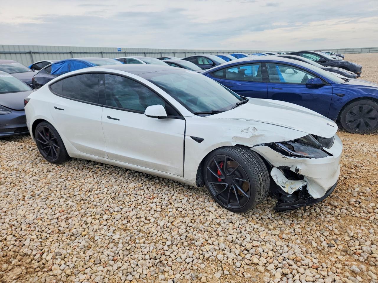 2025 TESLA MODEL 3 — снимка 4