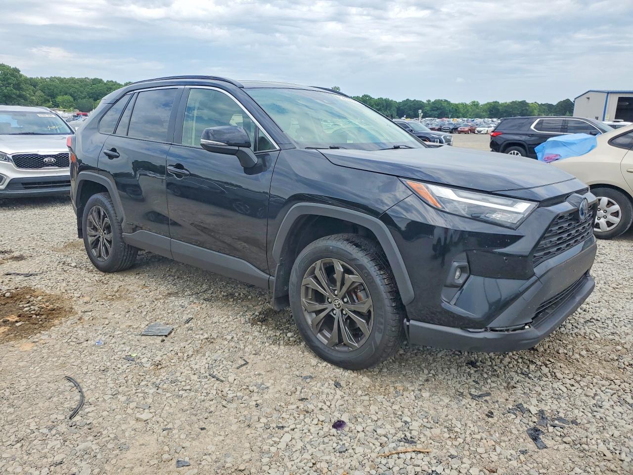 2022 TOYOTA RAV4 XLE PREMIUM — снимка 4
