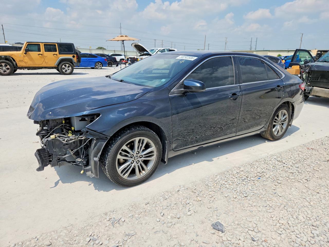 2016 TOYOTA CAMRY SE