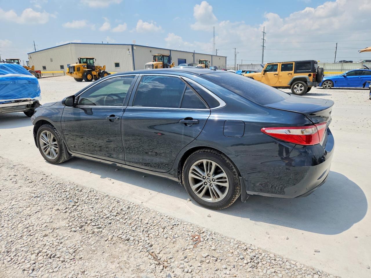 2016 TOYOTA CAMRY SE — снимка 2