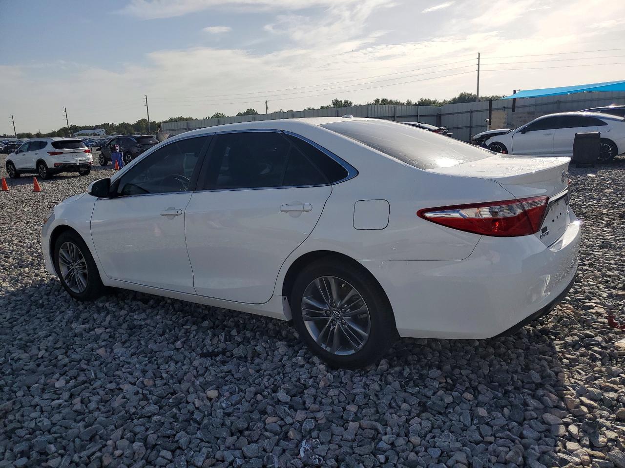 2017 TOYOTA CAMRY SE — снимка 2