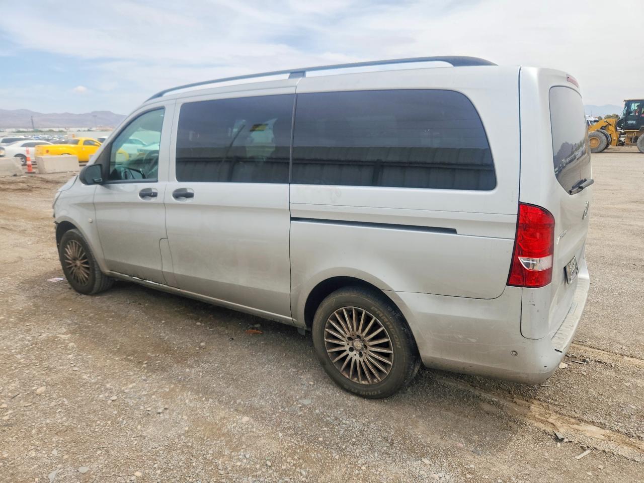 2017 MERCEDES-BENZ METRIS — снимка 2
