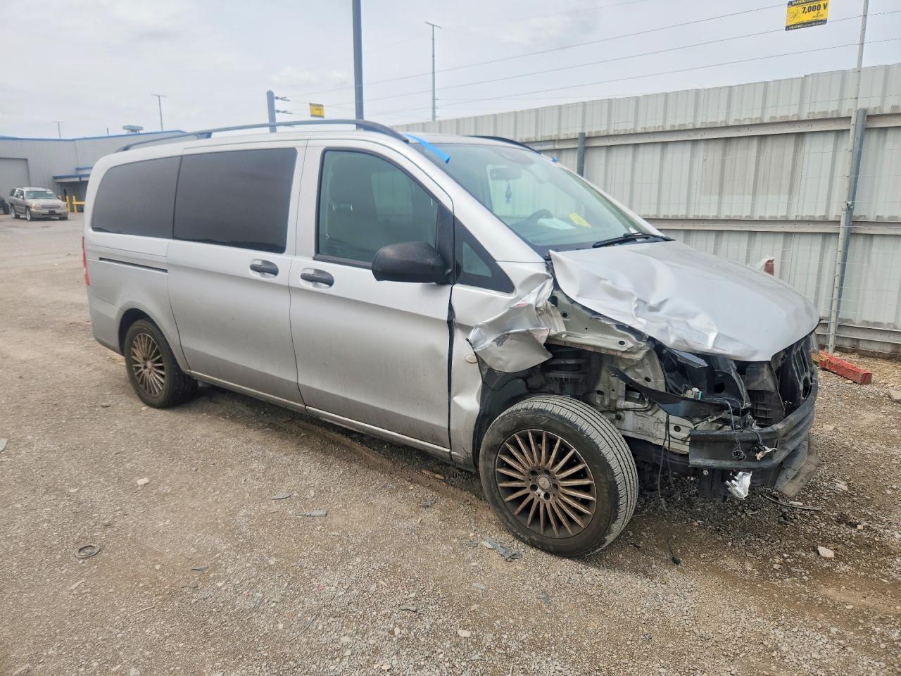 2017 MERCEDES-BENZ METRIS — снимка 4