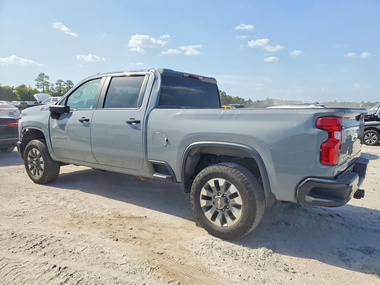2025 CHEVROLET SILVERADO K2500 CUSTOM — снимка 2