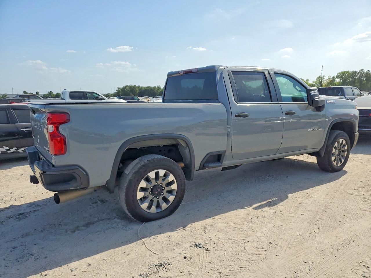 2025 CHEVROLET SILVERADO K2500 CUSTOM — снимка 3