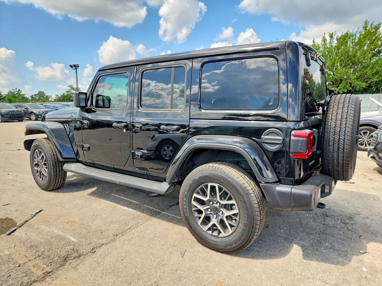2026 JEEP WRANGLER SAHARA — снимка 2