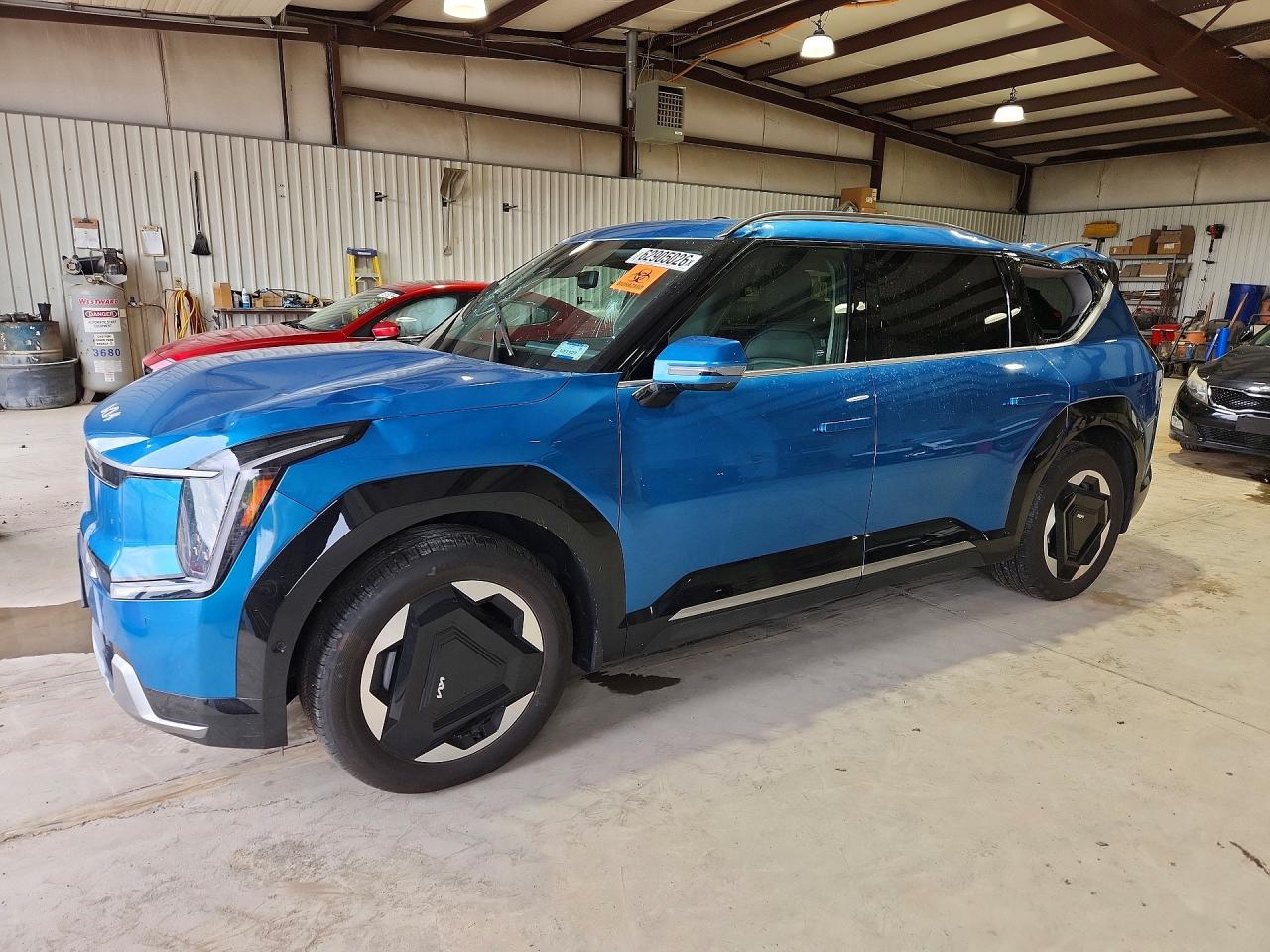 2024 KIA EV9 LAND
