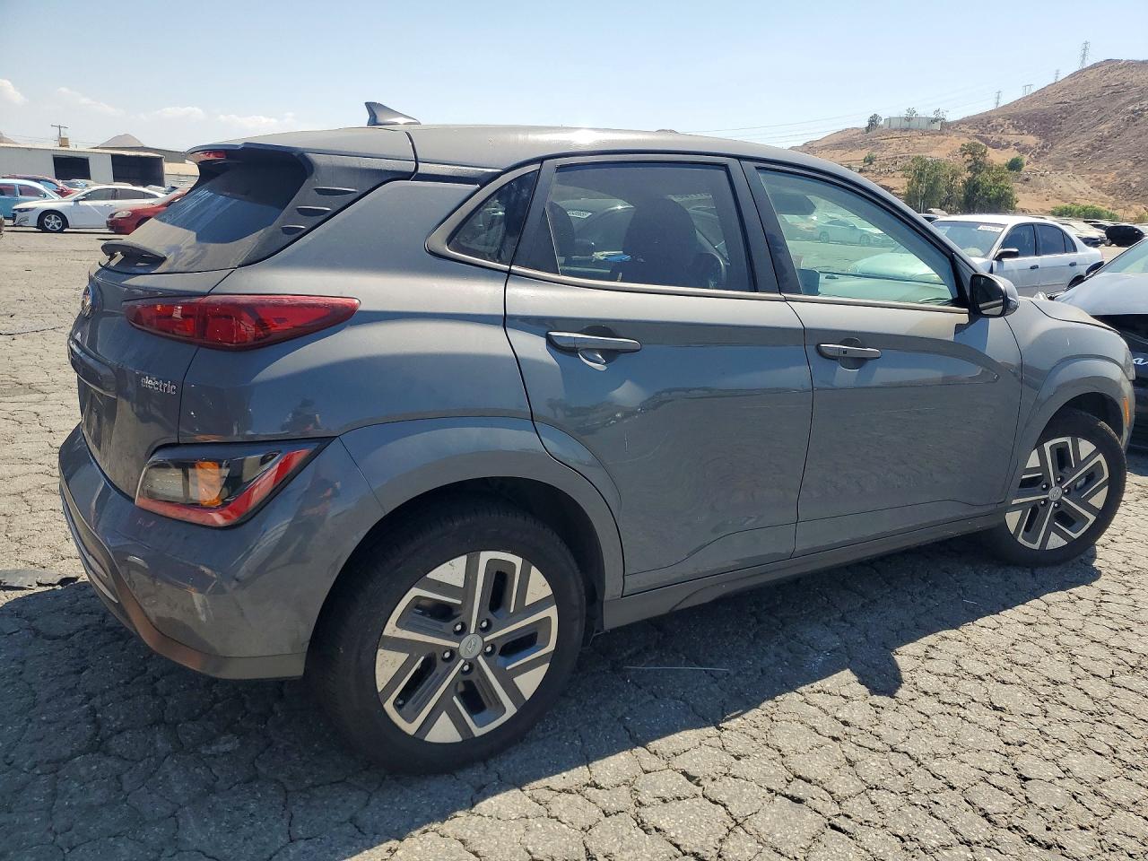 2023 HYUNDAI KONA SE — снимка 3