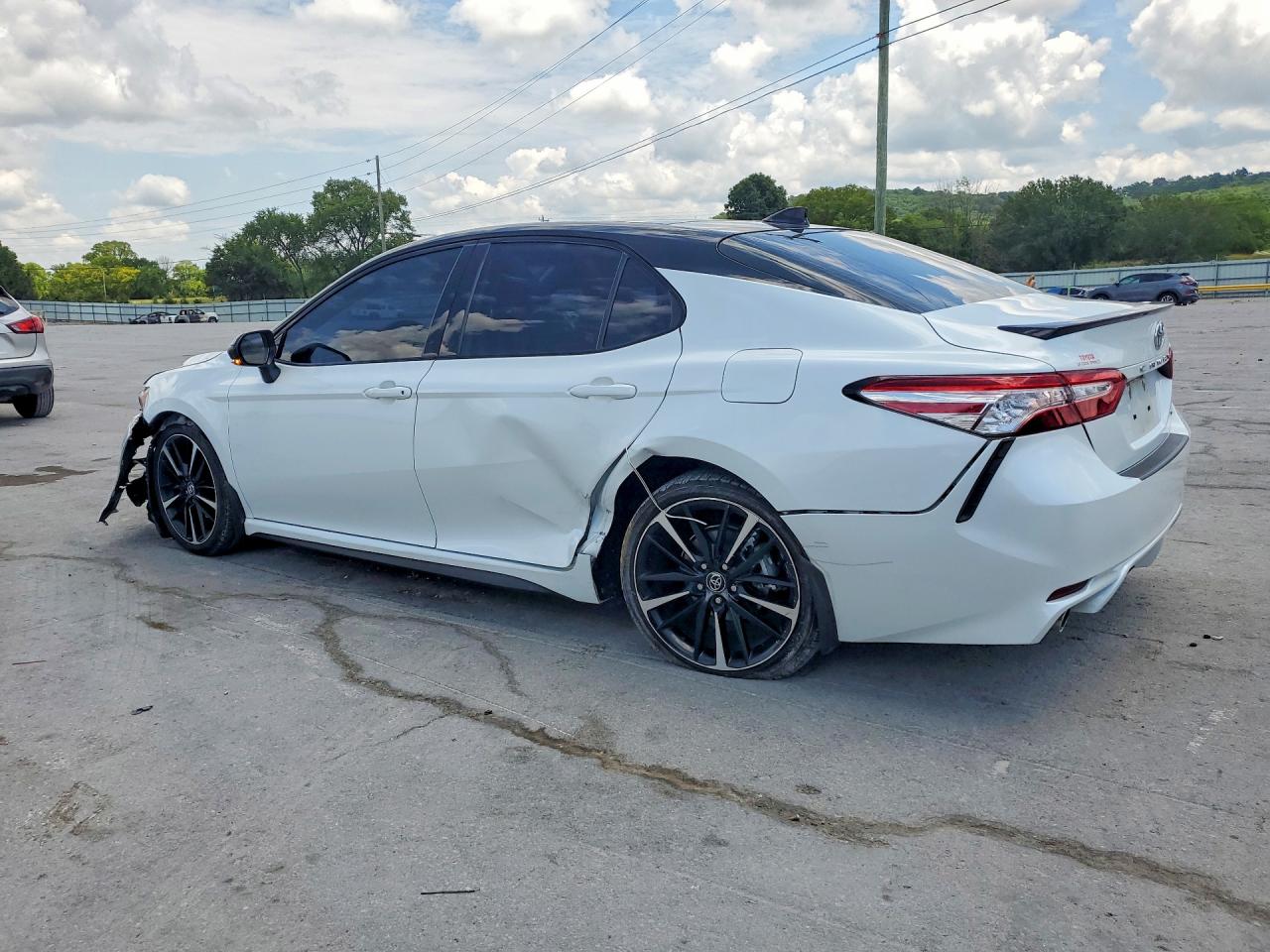 2020 TOYOTA CAMRY XSE — снимка 2
