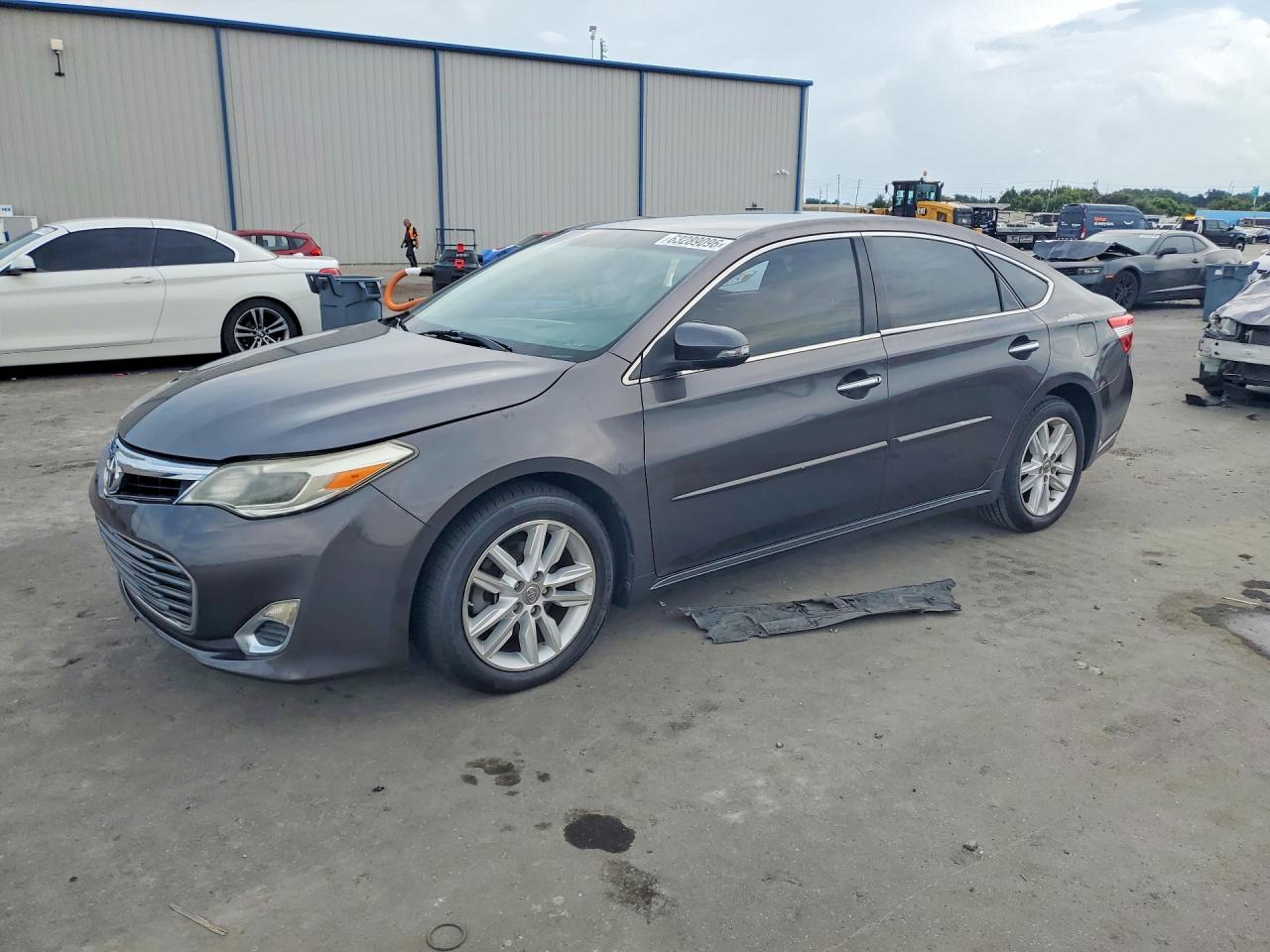 2015 TOYOTA AVALON XLE