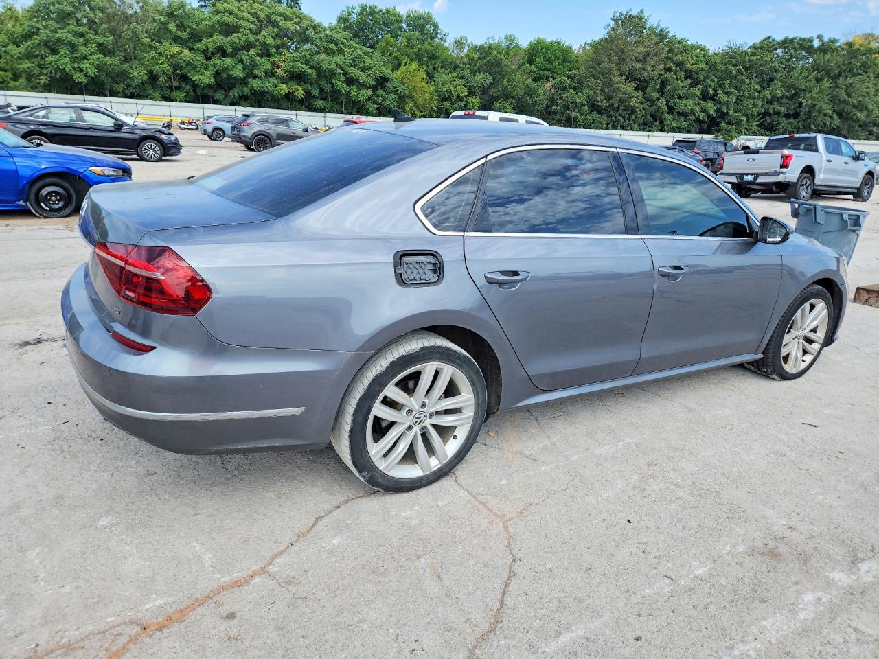 2018 VOLKSWAGEN PASSAT SE — снимка 3