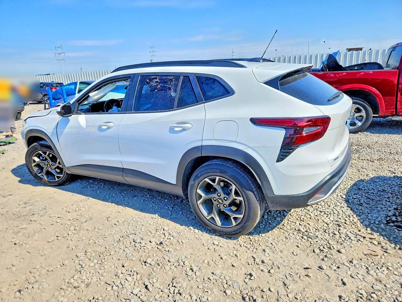 2025 CHEVROLET TRAX 1LT — снимка 2