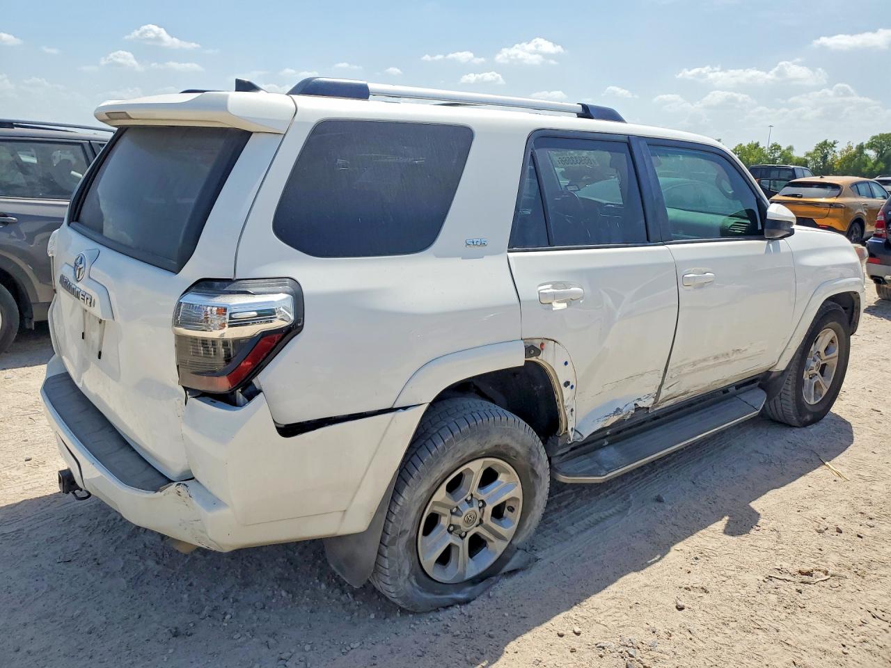 2020 TOYOTA 4RUNNER SR5 — снимка 3
