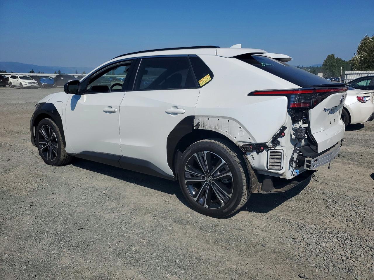 2023 TOYOTA BZ4X LIMITED — снимка 2