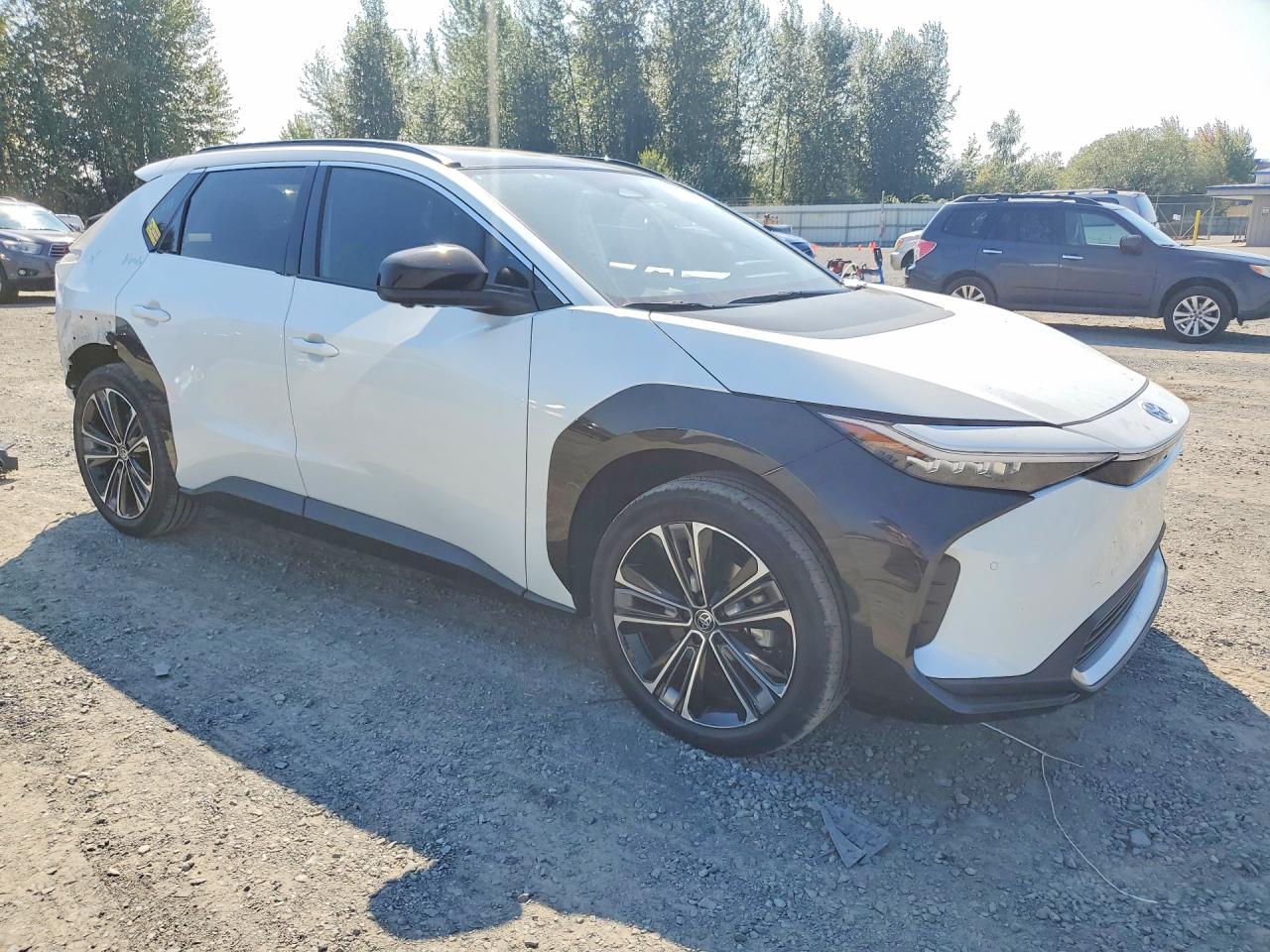 2023 TOYOTA BZ4X LIMITED — снимка 4