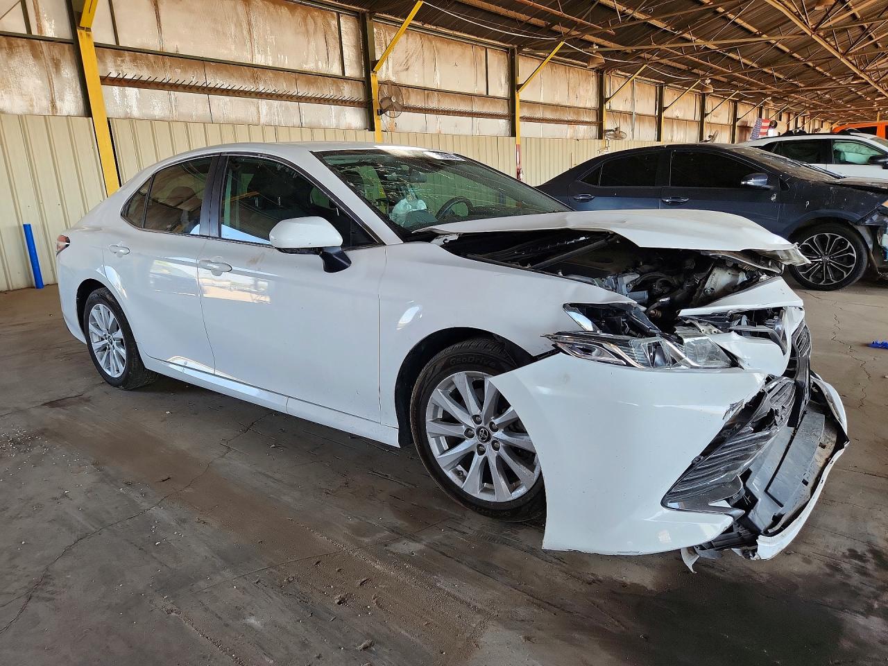 2019 TOYOTA CAMRY LE — снимка 4