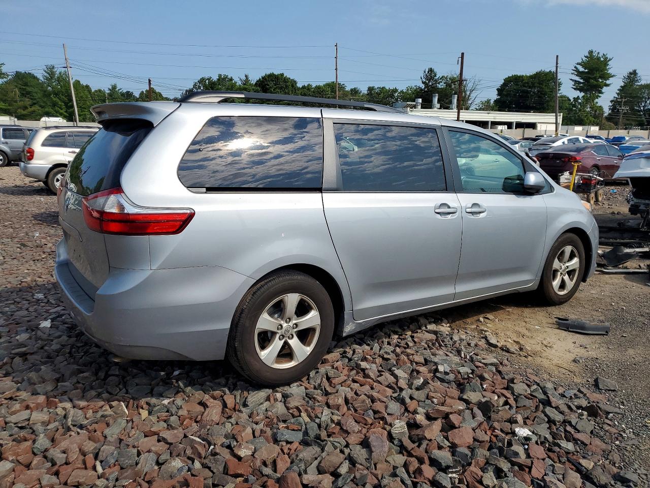 2015 TOYOTA SIENNA LE — снимка 3