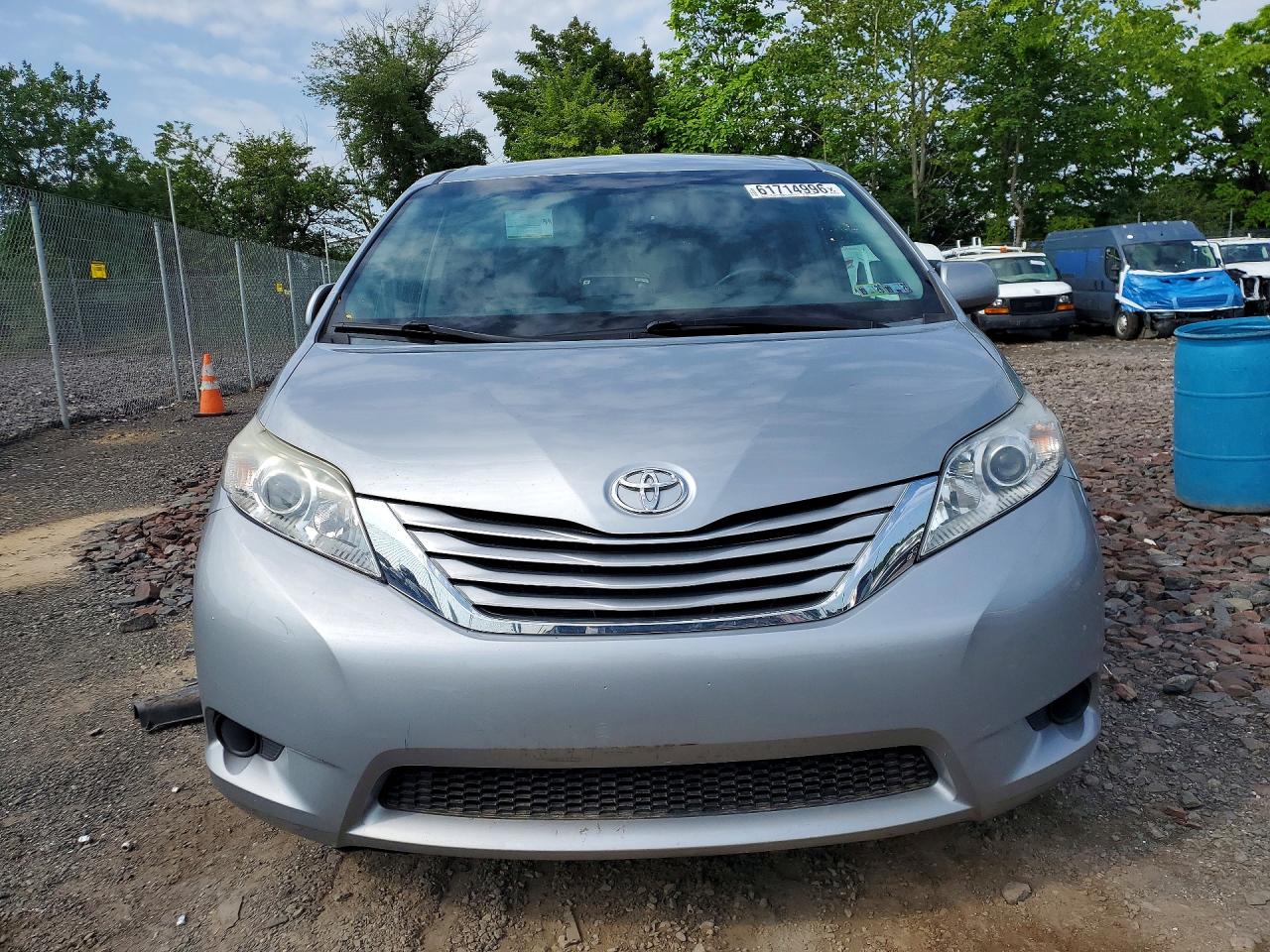 2015 TOYOTA SIENNA LE — снимка 5