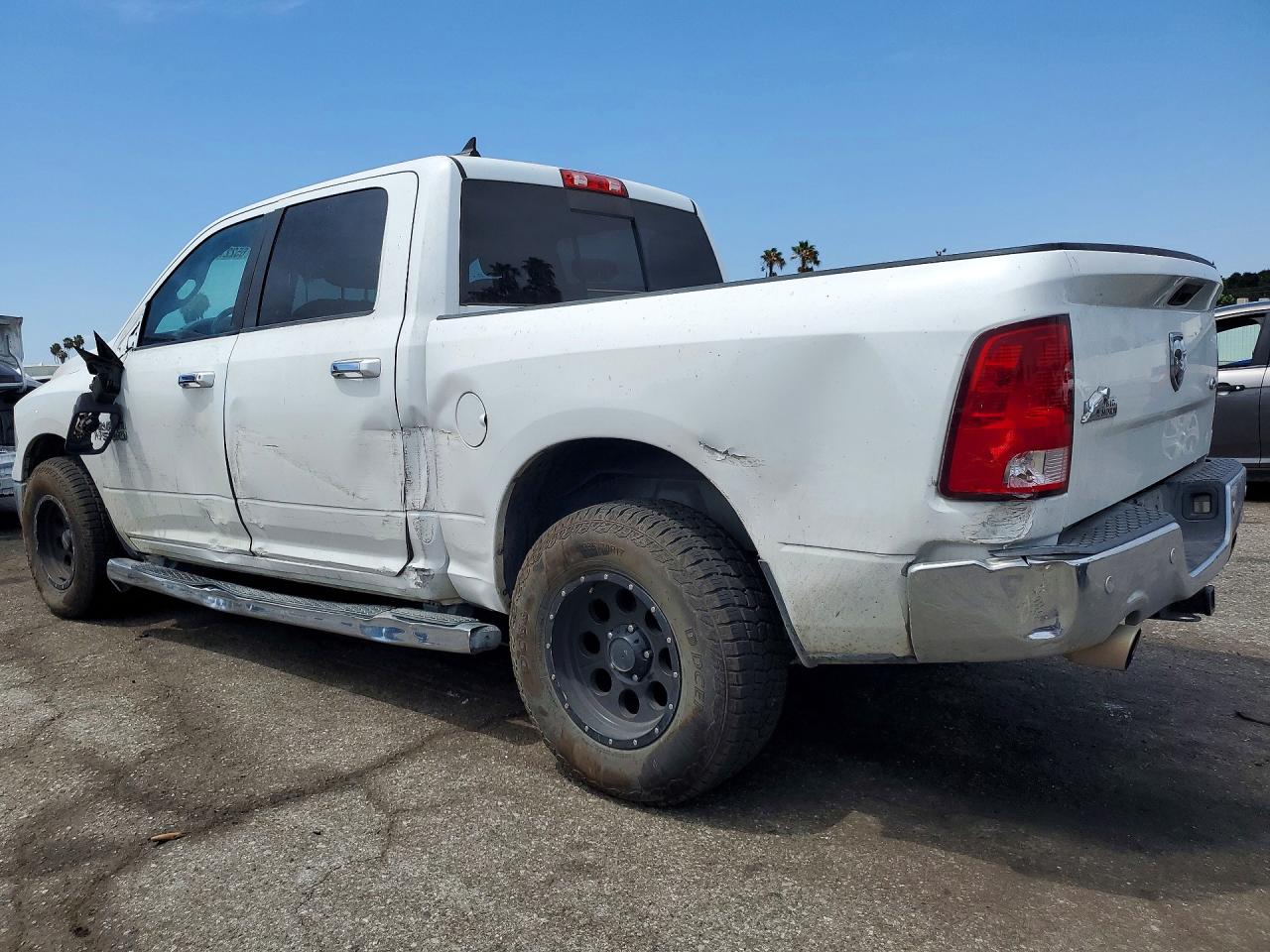 2017 RAM 1500 SLT — снимка 2
