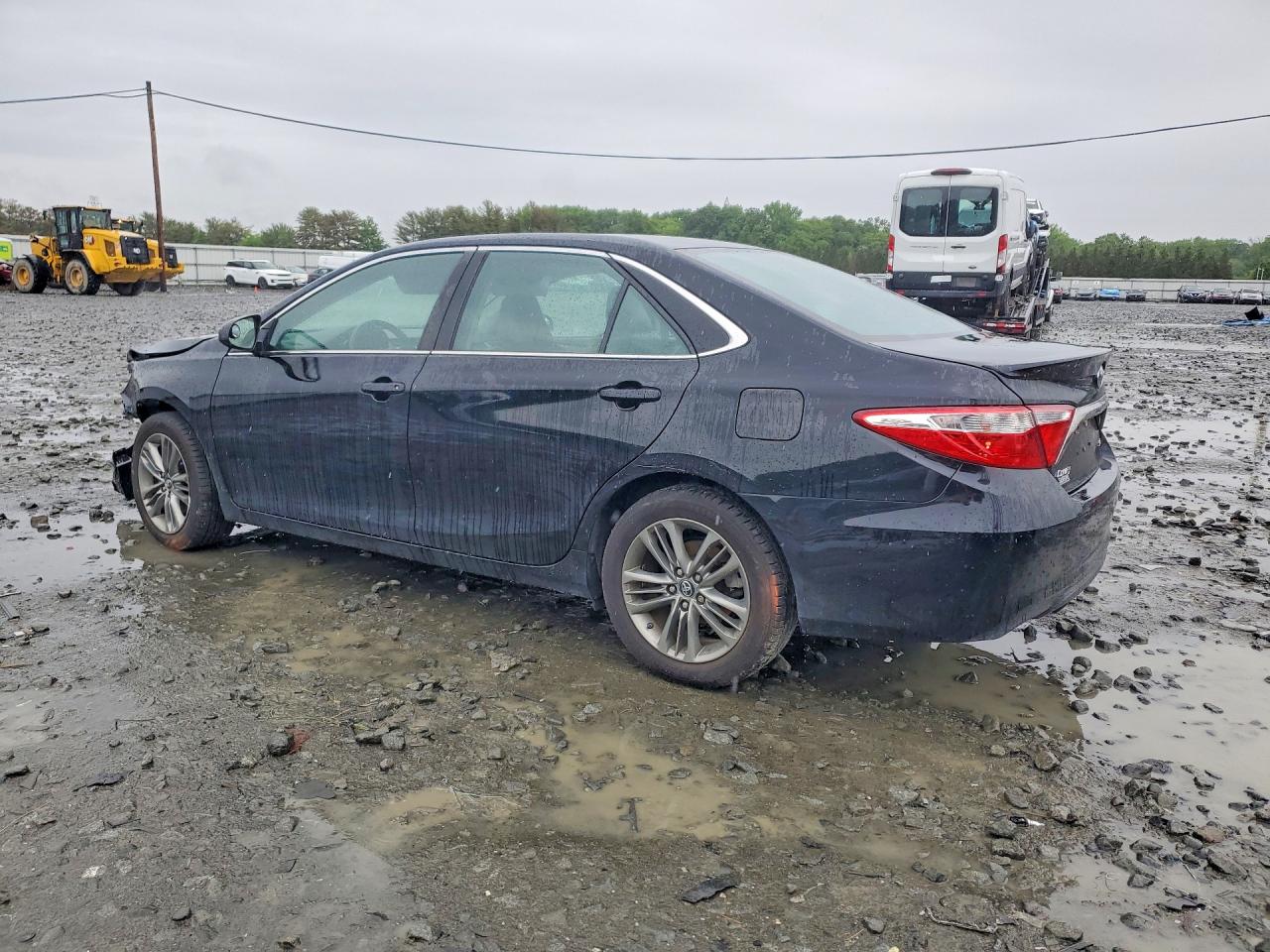 2017 TOYOTA CAMRY SE — снимка 2