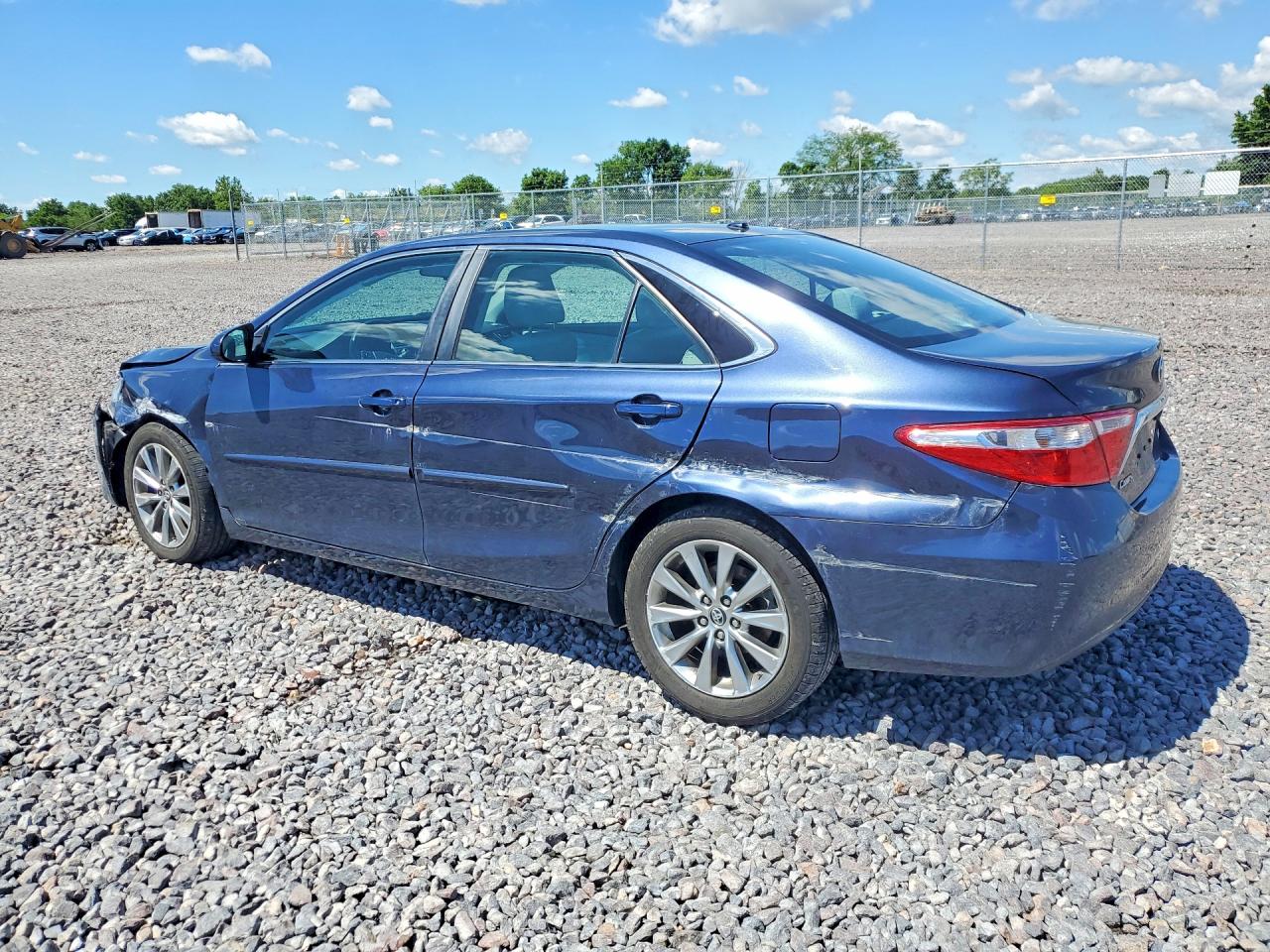 2015 TOYOTA CAMRY XLE — снимка 2