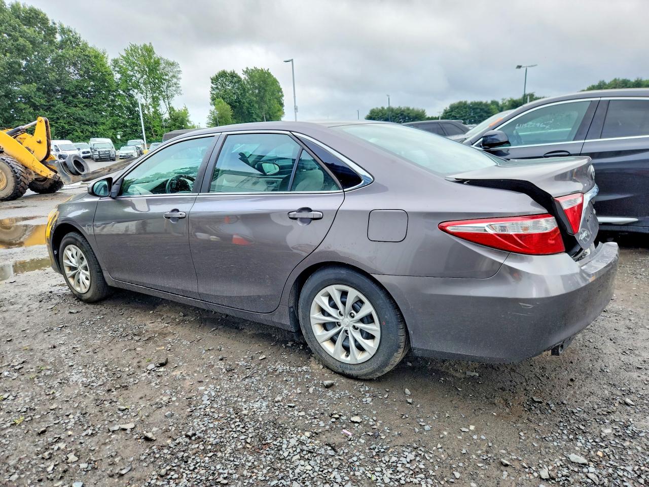 2017 TOYOTA CAMRY LE — снимка 2