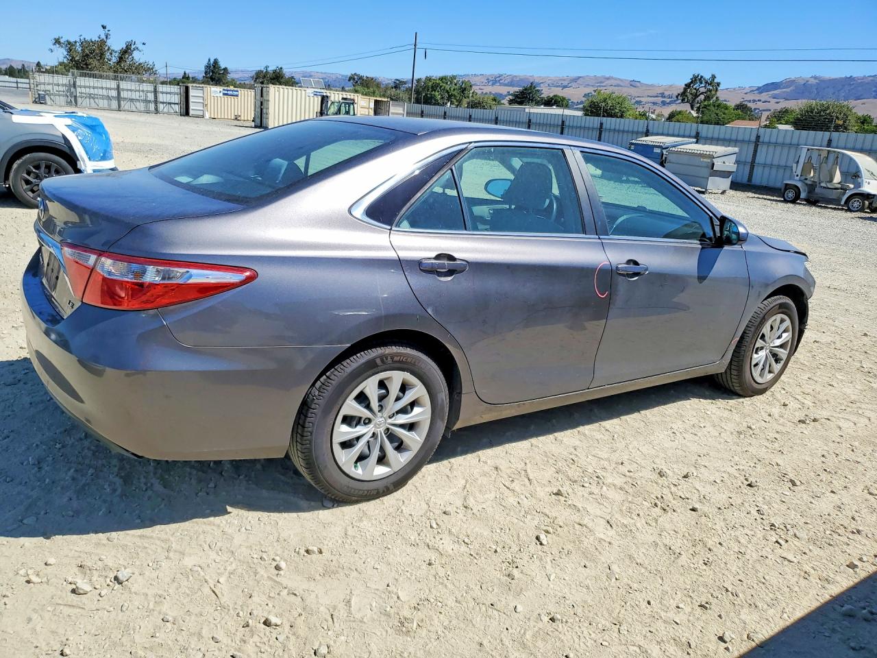 2016 TOYOTA CAMRY LE — снимка 3