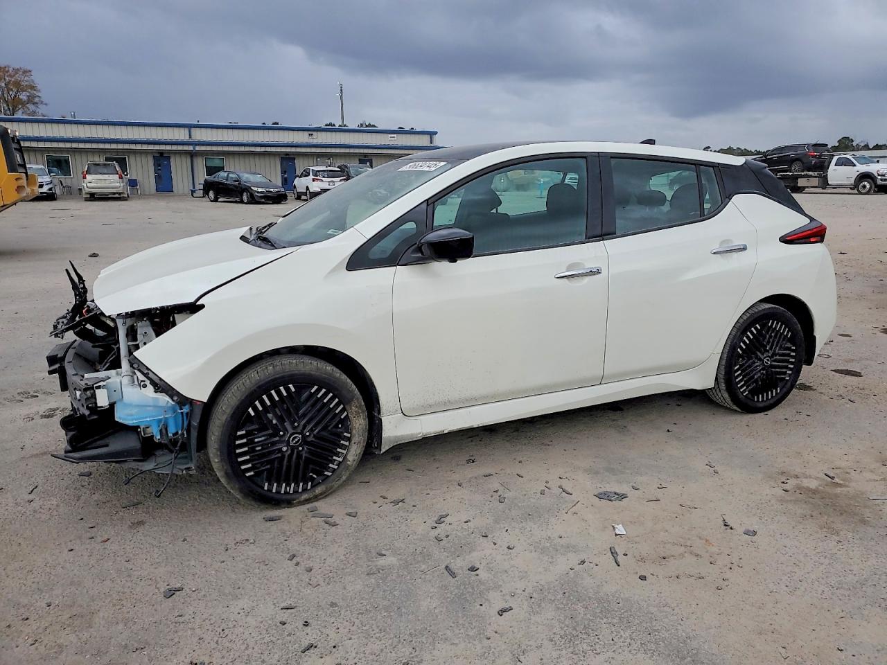 2023 NISSAN LEAF SV PLUS