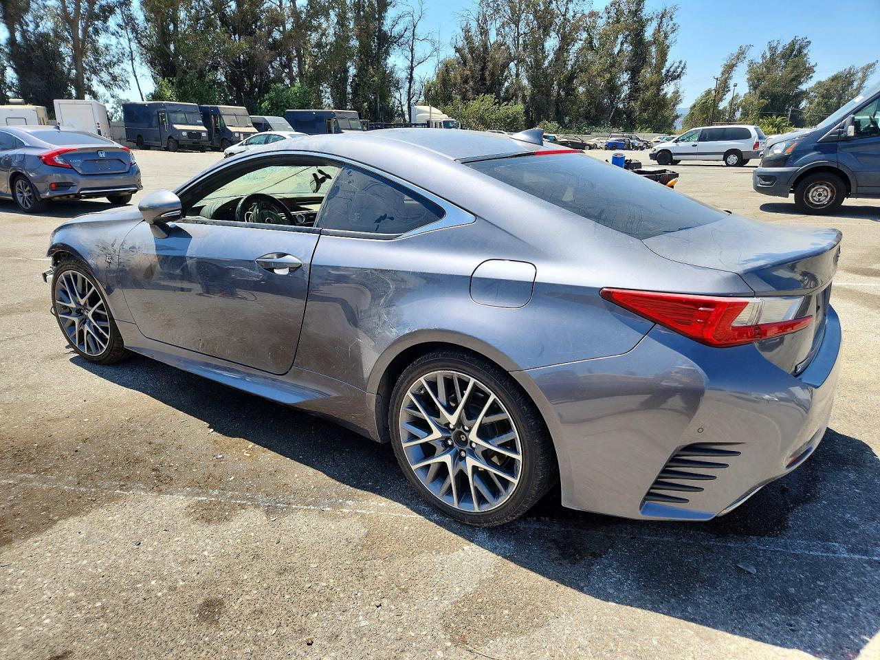 2016 LEXUS RC 200T — снимка 2