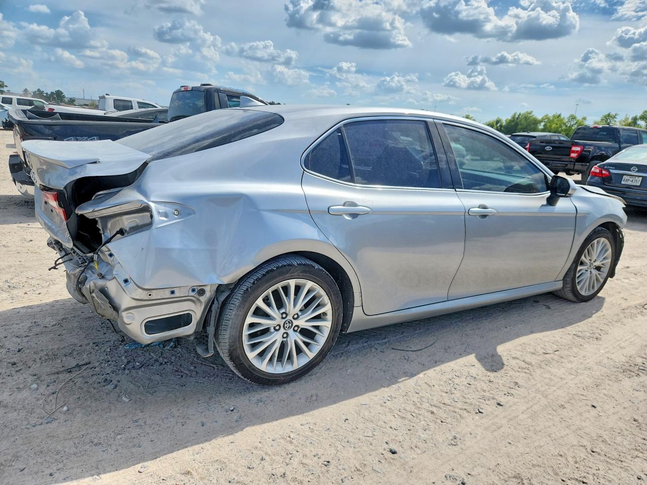 2019 TOYOTA CAMRY XLE — снимка 3