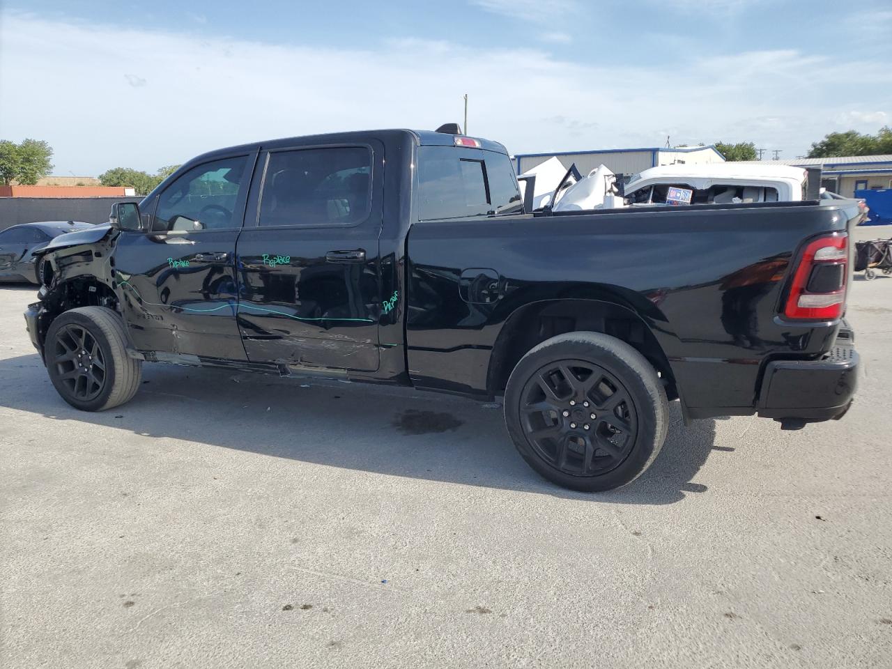 2023 RAM 1500 LARAMIE — снимка 2