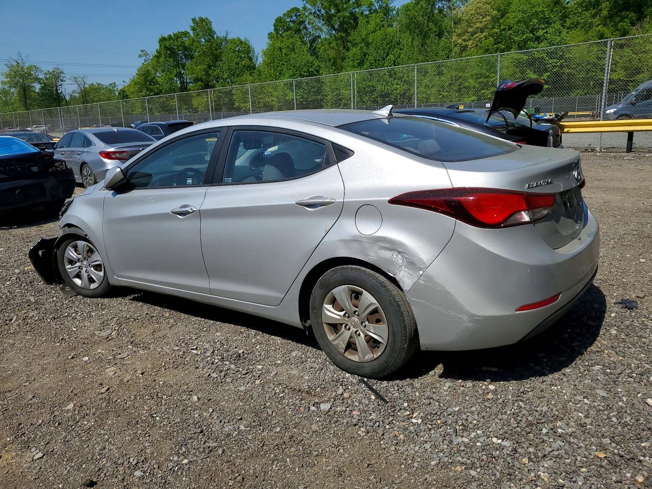 2016 HYUNDAI ELANTRA SE — снимка 2