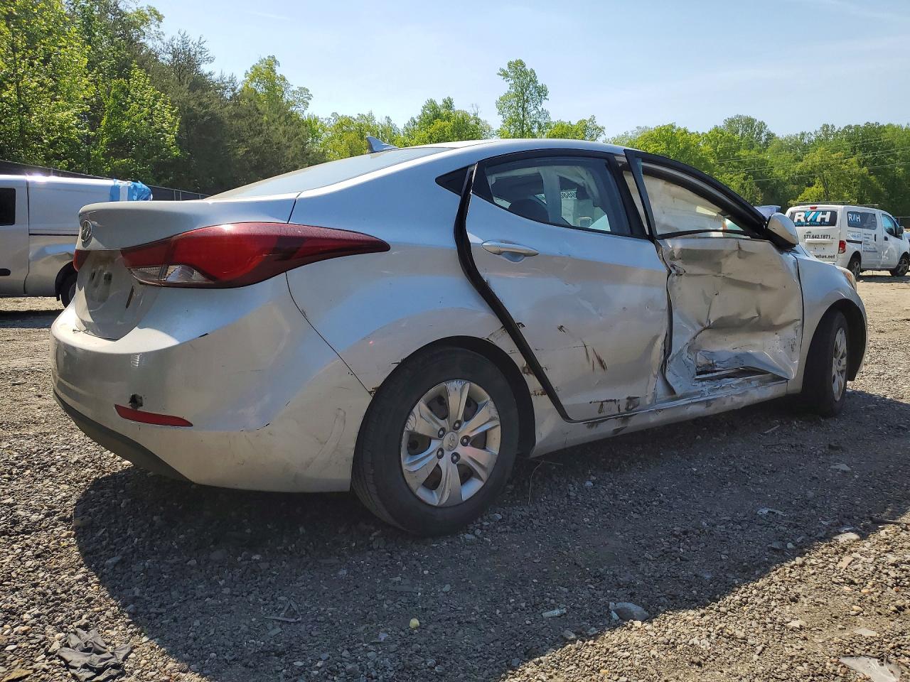 2016 HYUNDAI ELANTRA SE — снимка 3