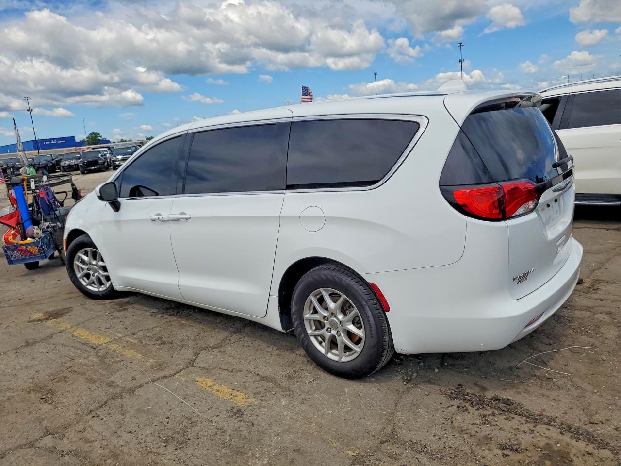 2017 CHRYSLER PACIFICA LX — снимка 2