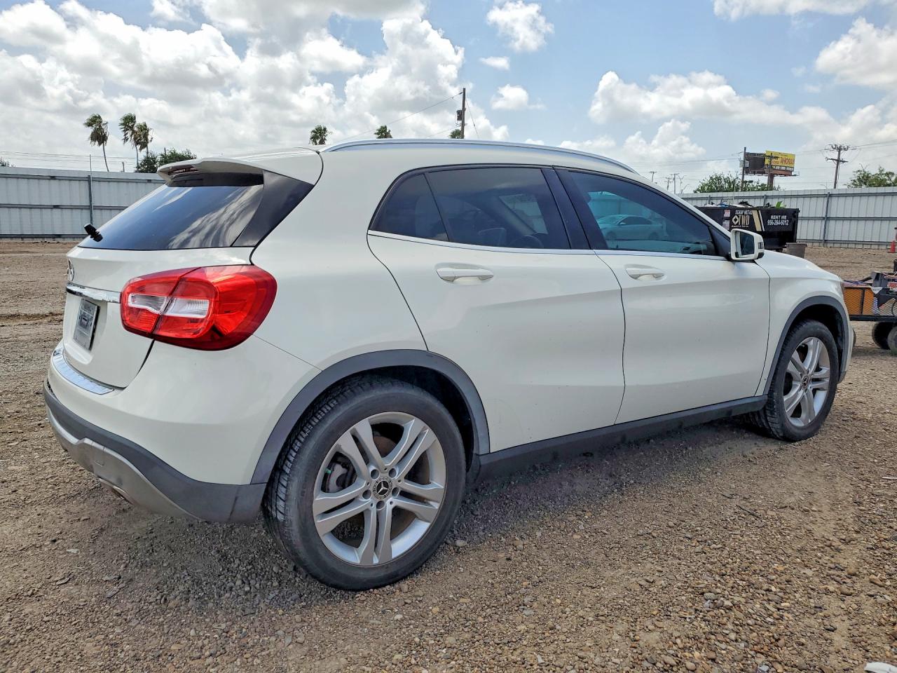 2018 MERCEDES-BENZ GLA 250 — снимка 3