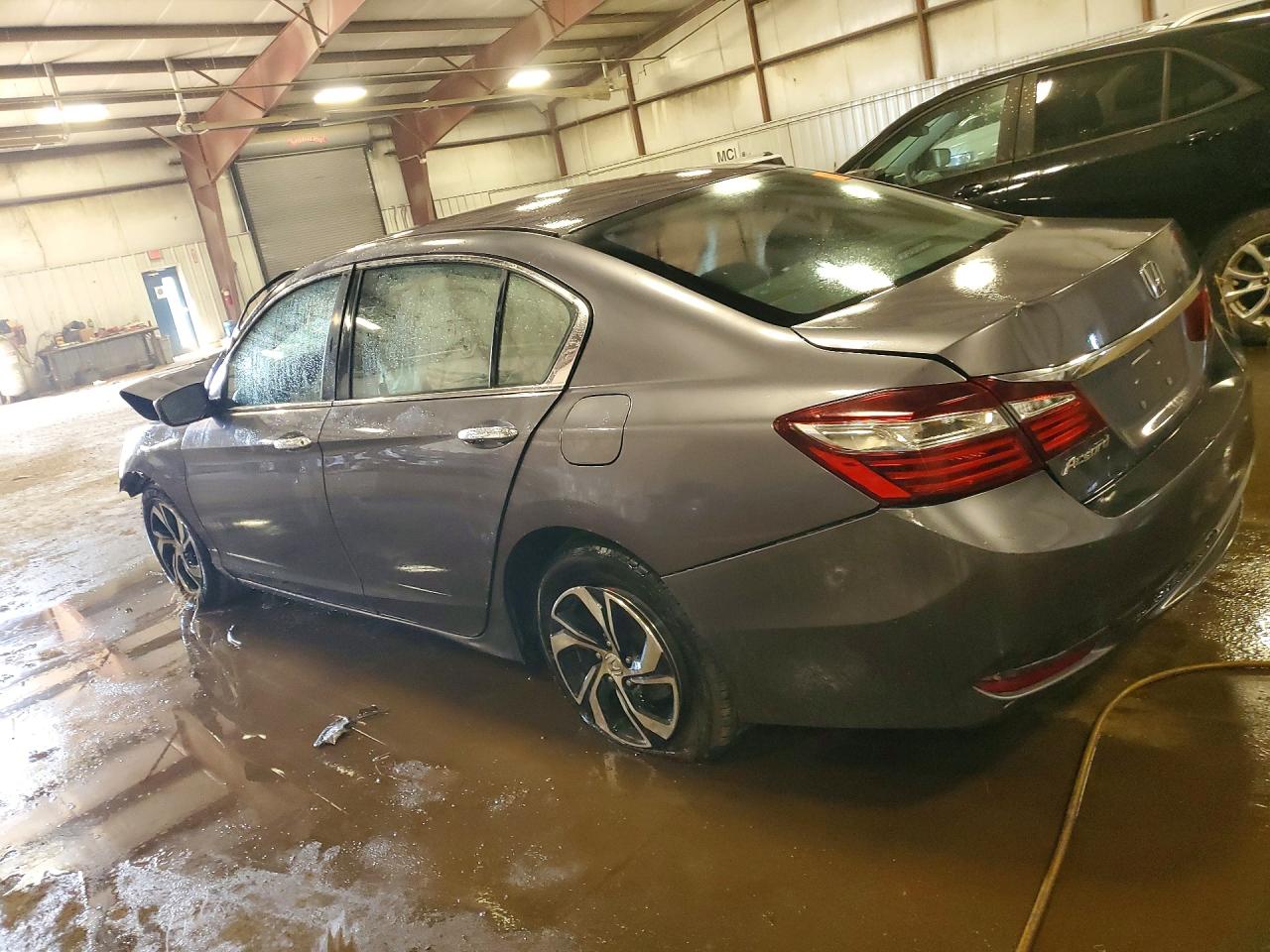 2017 HONDA ACCORD LX — снимка 2