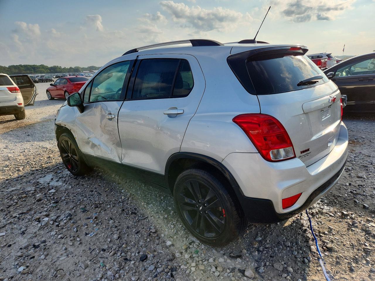 2020 CHEVROLET TRAX 1LT — снимка 2