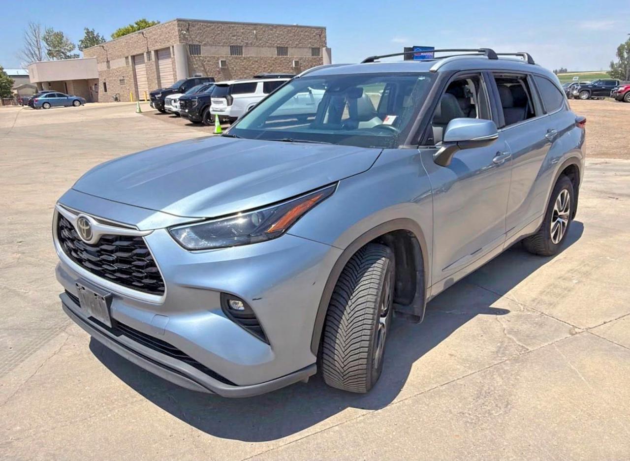 2022 TOYOTA HIGHLANDER XLE — снимка 2