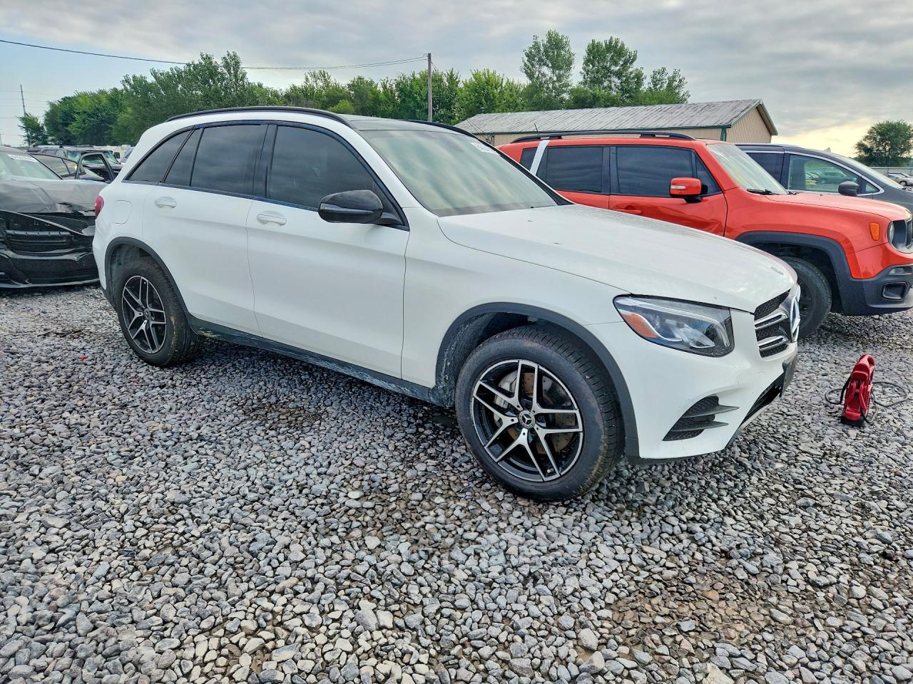 2019 MERCEDES-BENZ GLC 300 4MATIC — снимка 4