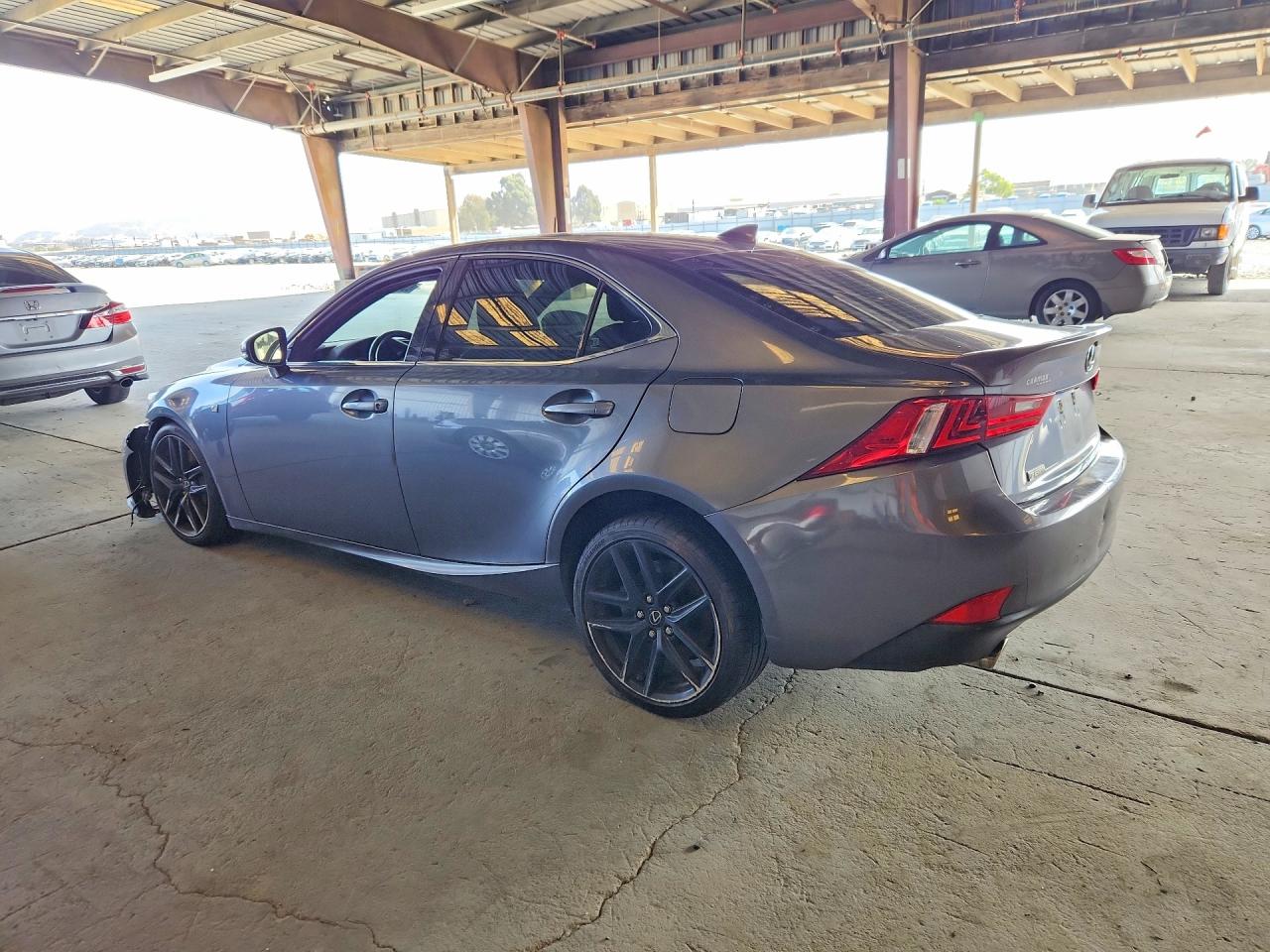 2016 LEXUS IS 200T — снимка 2