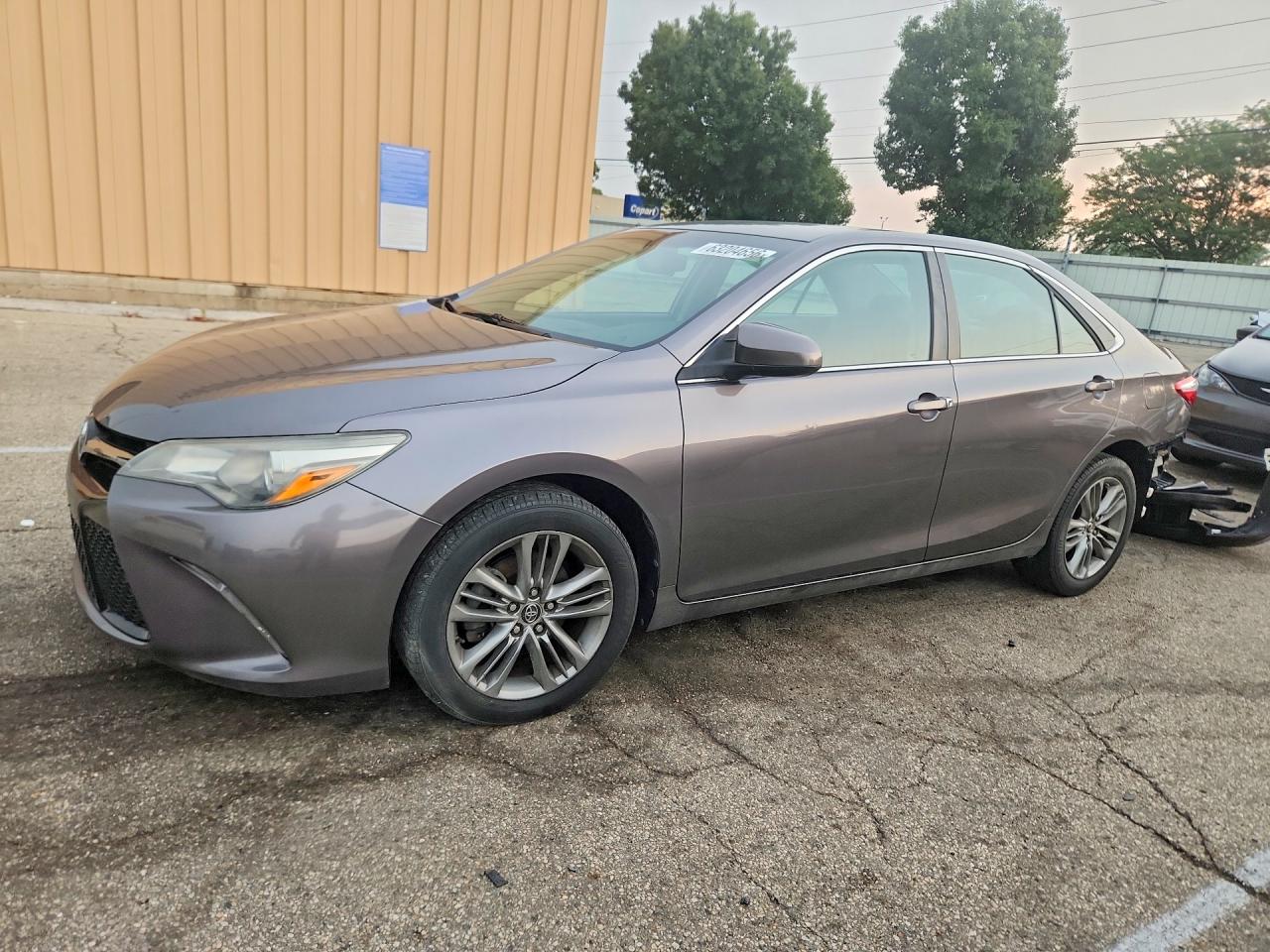 2015 TOYOTA CAMRY SE