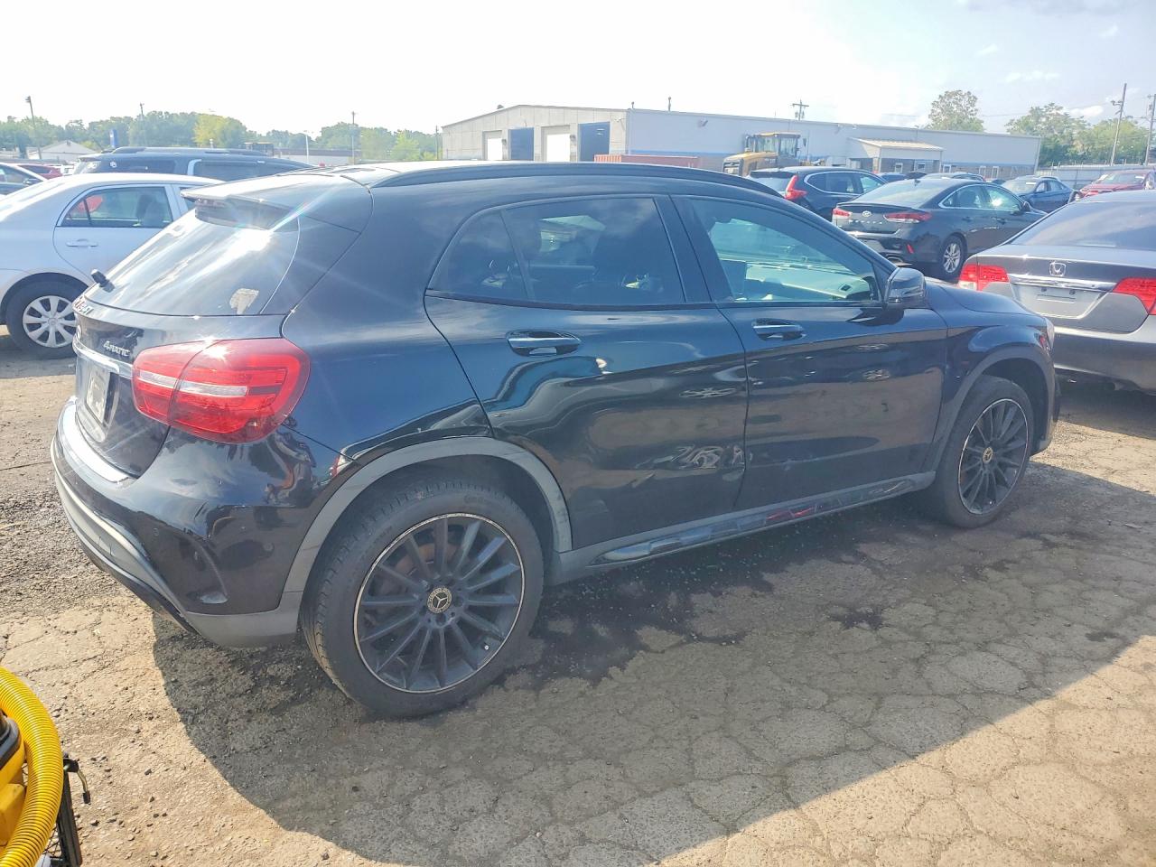 2019 MERCEDES-BENZ GLA 250 4MATIC — снимка 3
