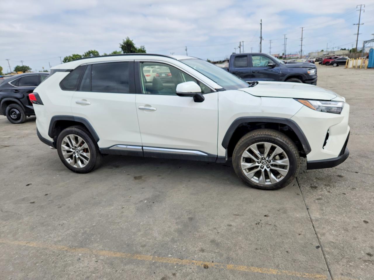 2019 TOYOTA RAV4 LIMITED — снимка 4