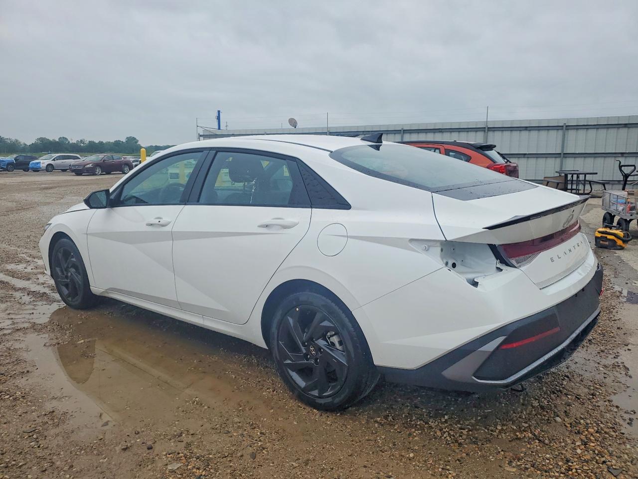 2026 HYUNDAI ELANTRA SEL SPORT — снимка 2