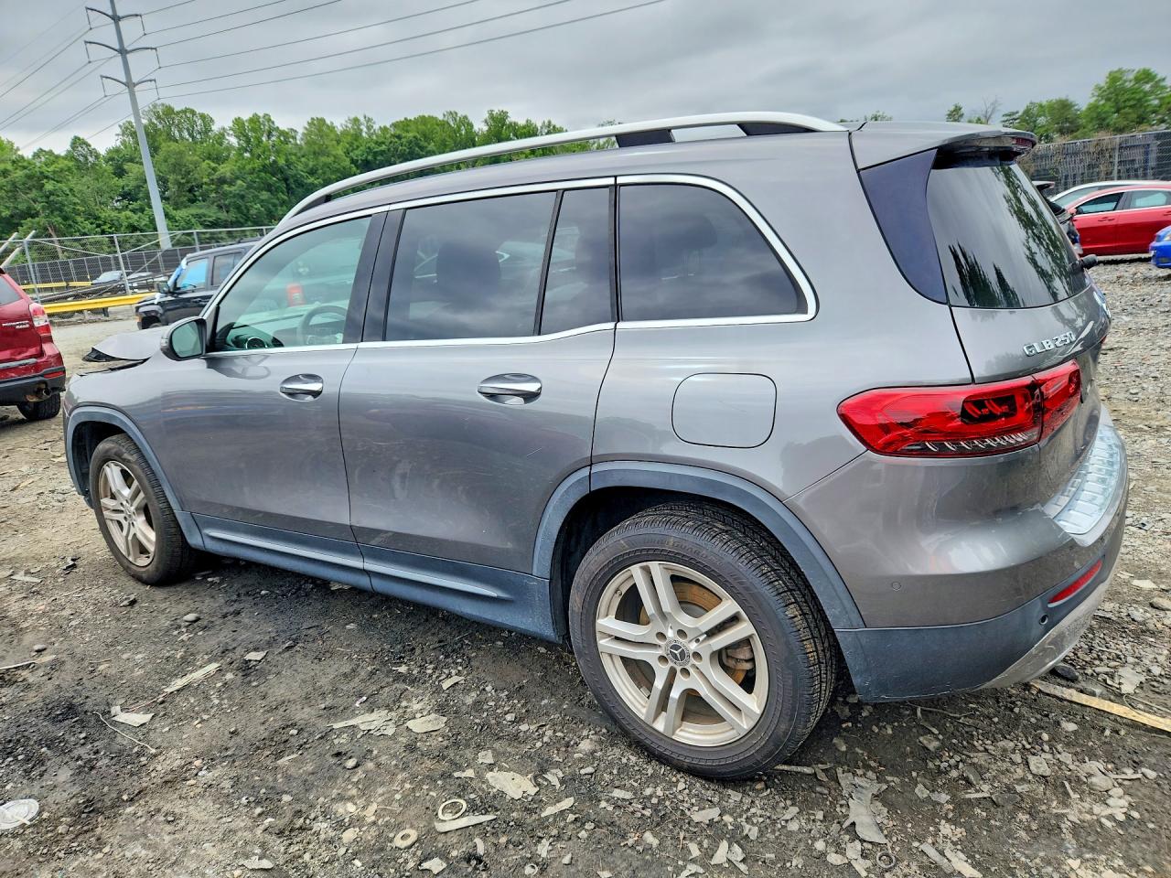 2020 MERCEDES-BENZ GLB 250 4MATIC — снимка 2