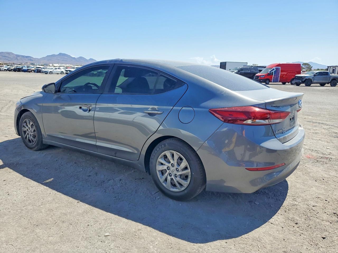 2018 HYUNDAI ELANTRA SE — снимка 2