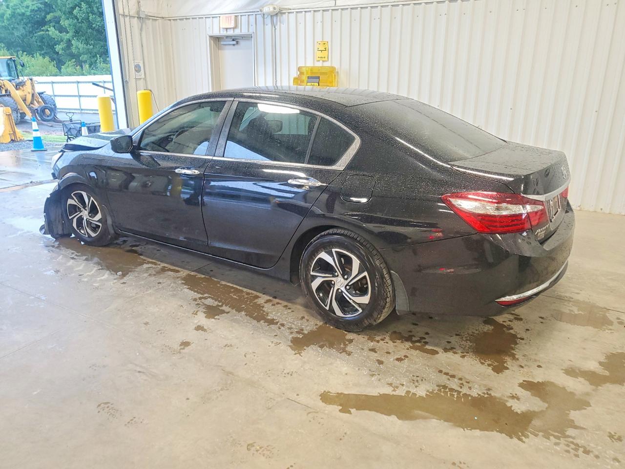 2017 HONDA ACCORD LX — снимка 2
